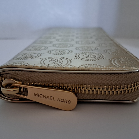 NWOT Michael kors Clutch / Wallet - Picture 5 of 7